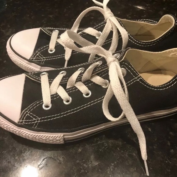 black converse junior size 3